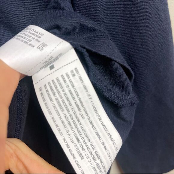 Abercrombie & Fitch Essential Long-Sleeve Polished Body-Skimming Tee - Picture 4 of 6